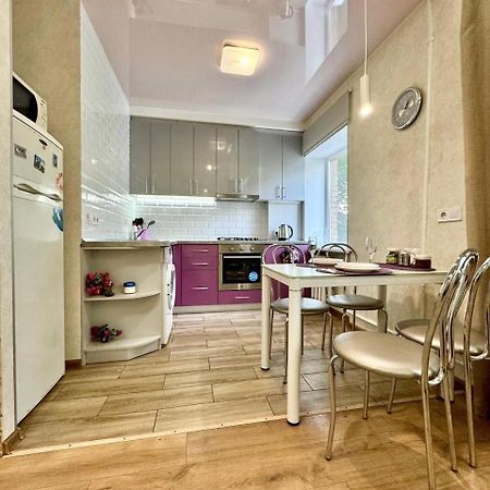 Apartpoltava Витончені Апартаменти Біля Лялькового Театру, Звітна Документація Для Відрядження, Банківський Чек エクステリア 写真
